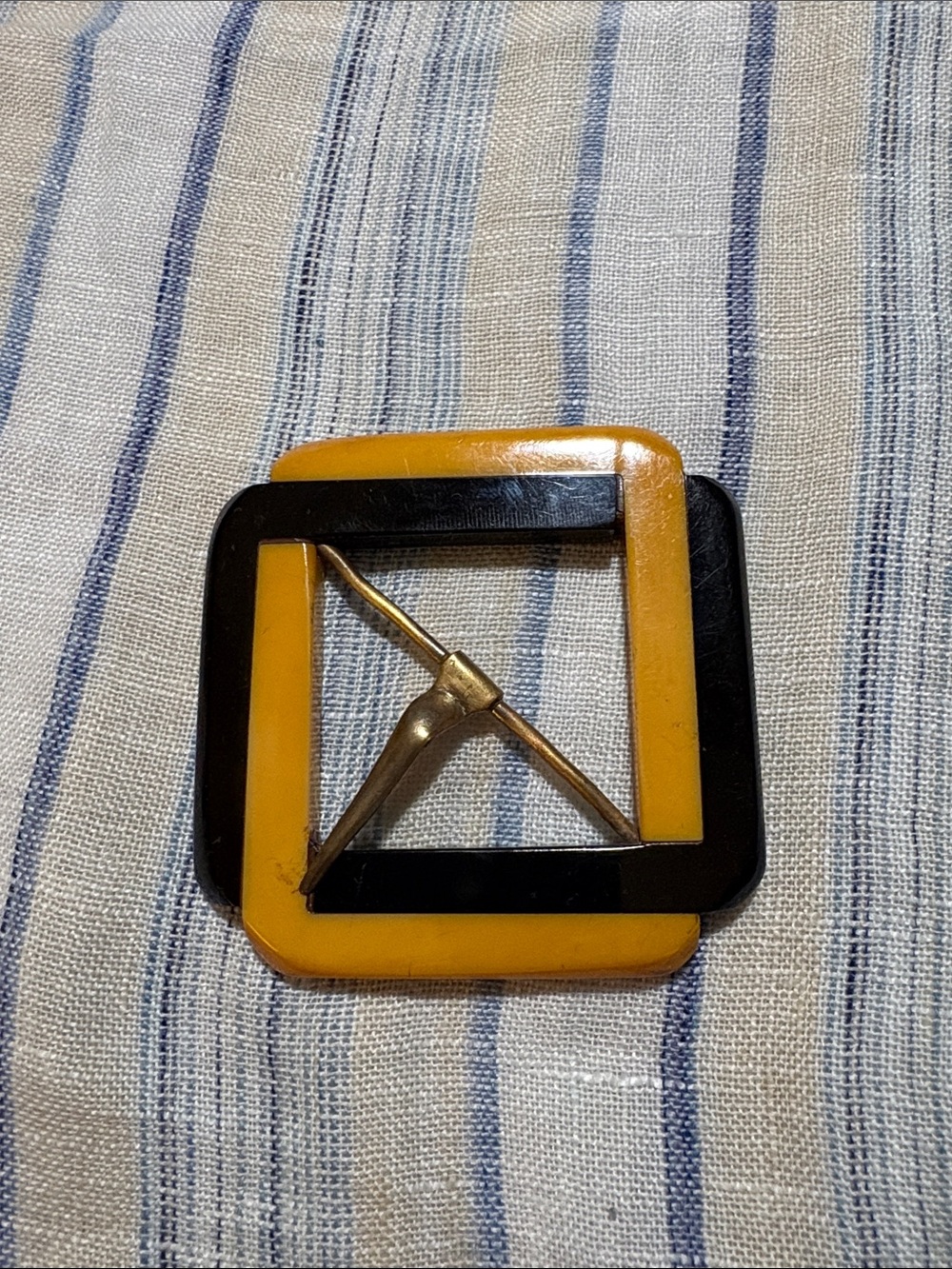 Retro Square Bakelite -tested- Yellow and Black Buckle